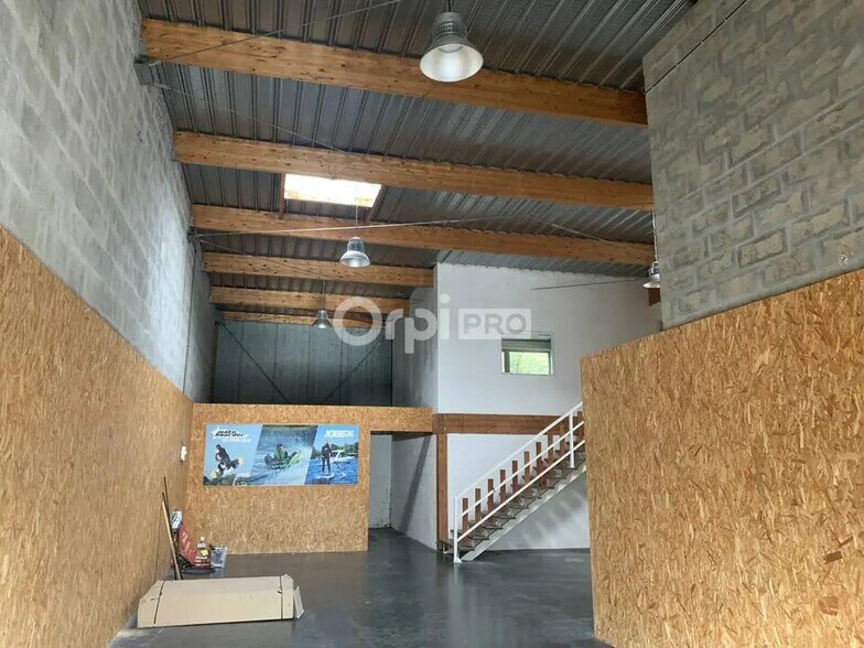Local d’activités dans Mérignac à louer - Photo de l’immeuble – Image 3 sur 6