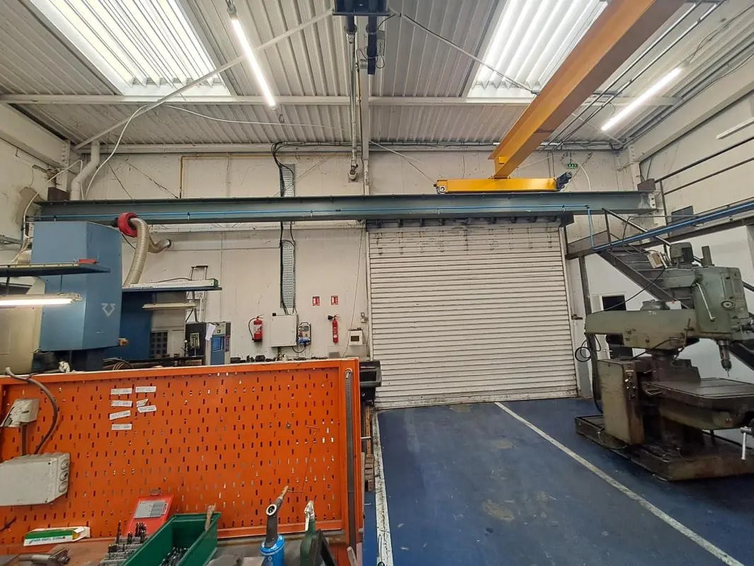 Local d'activités dans Saint-Priest à vendre Photo intérieure– Image 1 sur 8