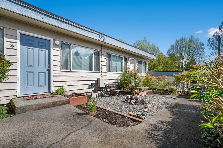 8821 35th Ave SW, Seattle, WA à vendre - Photo de l’immeuble – Image 3 sur 20