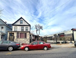 Plus de détails pour 13415 102nd Ave, South Richmond Hill, NY - Logement à vendre