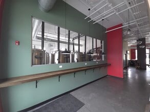 15325 Old Town Dr, Parkville, MO à louer Photo intérieure– Image 1 sur 9