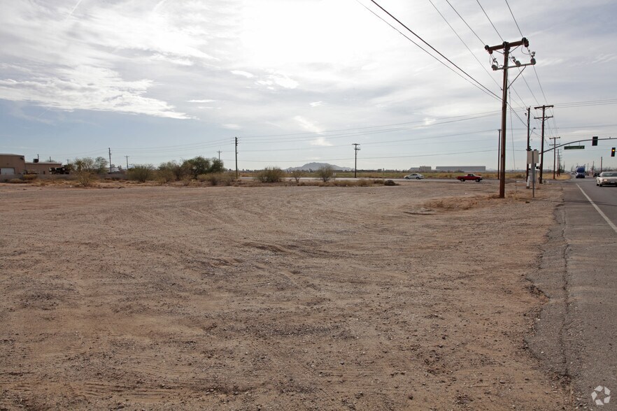 984 W Cottonwood Ln, Casa Grande, AZ à vendre - Photo de l’immeuble – Image 2 sur 3
