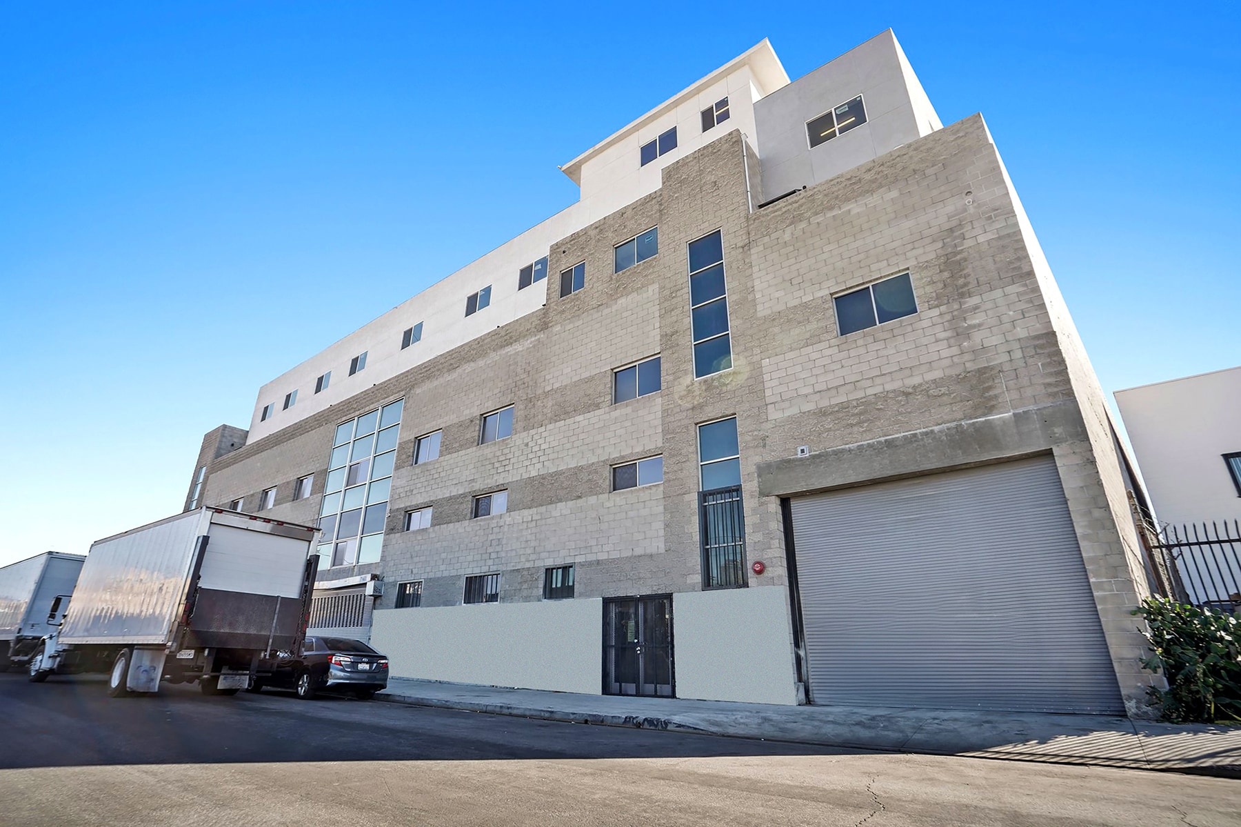 746-756 Ceres Ave, Los Angeles, CA à louer Photo de l’immeuble– Image 1 sur 10