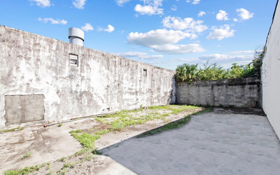 709 NW 8th Ave, Fort Lauderdale, FL à vendre - Photo de l’immeuble – Image 3 sur 10