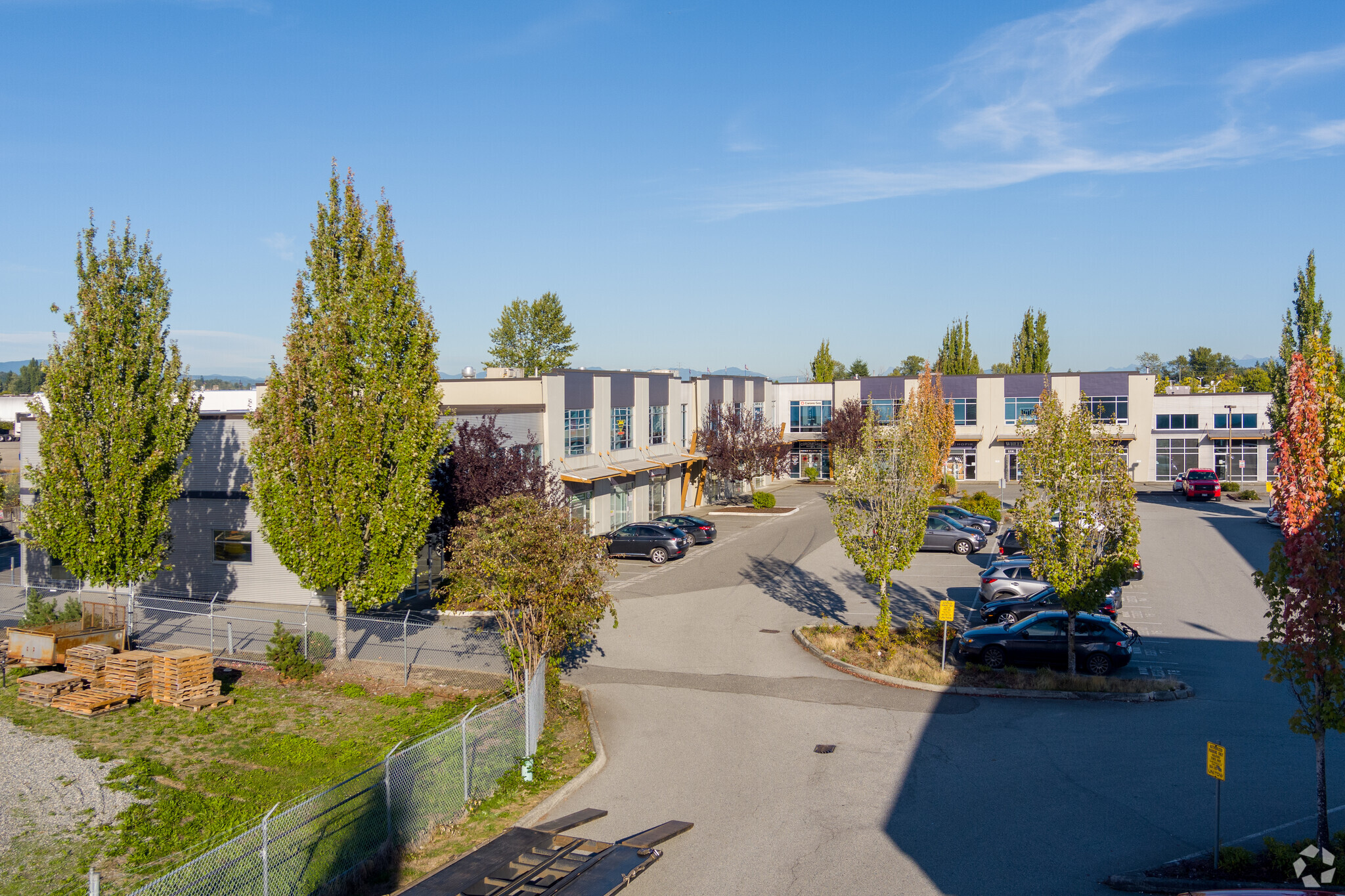 19289 Langley Byp, Surrey, BC à louer Photo principale– Image 1 sur 11