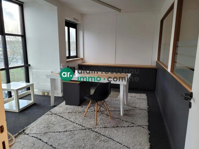 Plus de détails pour Bureau à vendre
