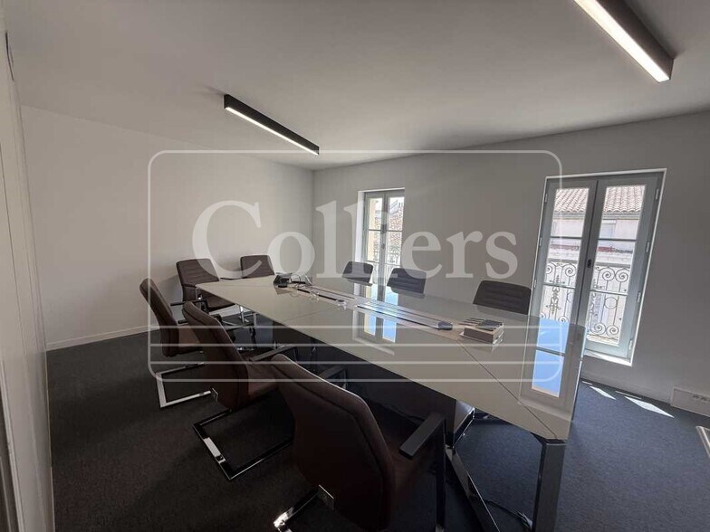 Bureau dans Marseille à louer - Photo de l’immeuble – Image 1 sur 7