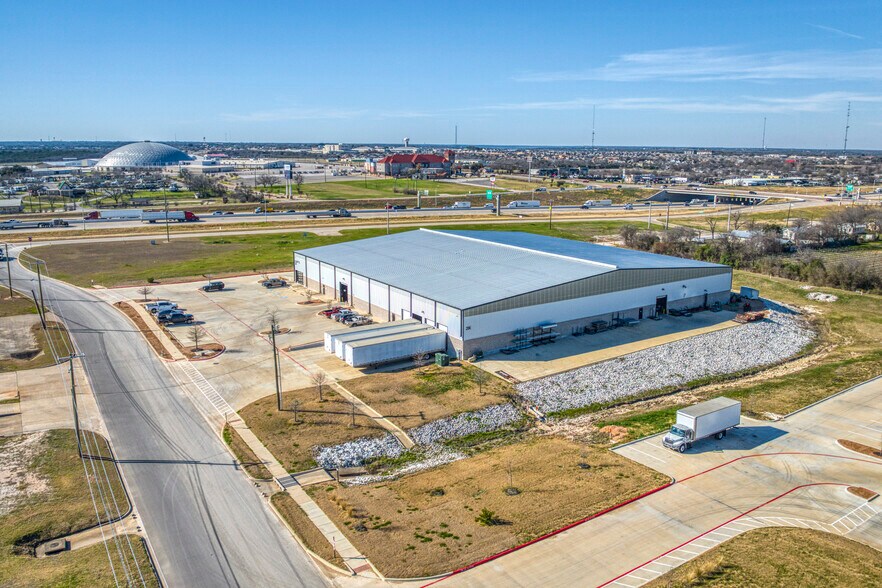 206 E Grove Rd, Belton, TX à vendre - Photo principale – Image 1 sur 6