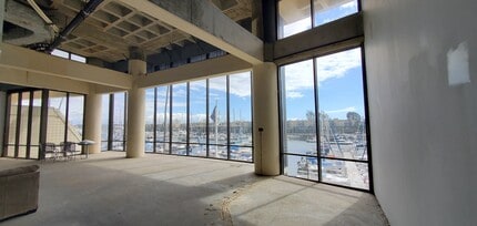 4333 Admiralty Way, Marina Del Rey, CA à louer Photo intérieure– Image 2 sur 2