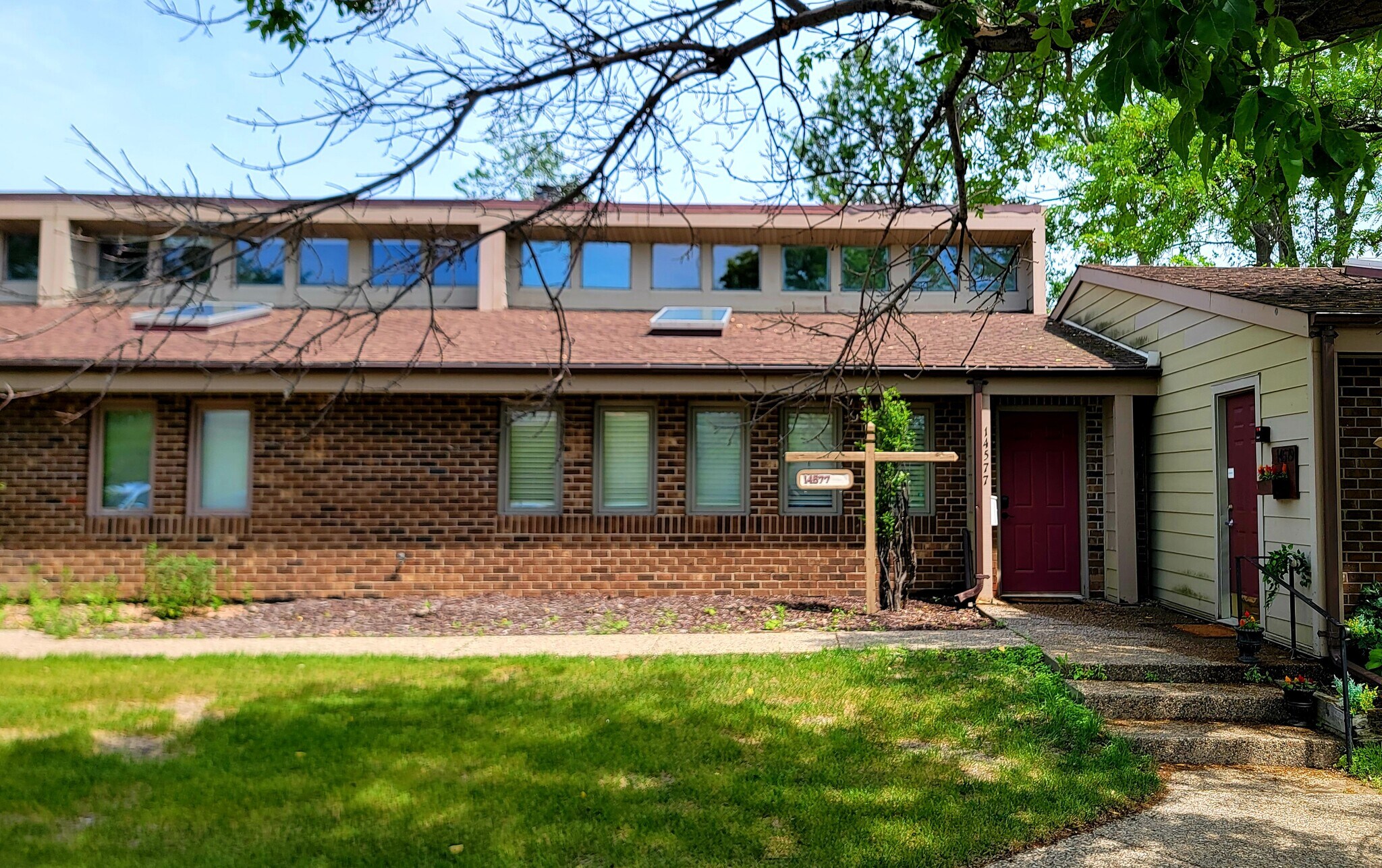 14565-14579 Grand Ave S, Burnsville, MN à vendre Photo de l’immeuble– Image 1 sur 6