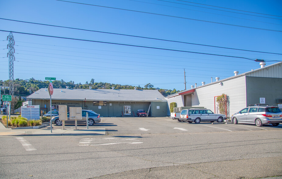 37 Duffy Pl, San Rafael, CA à vendre - Photo principale – Image 1 sur 3