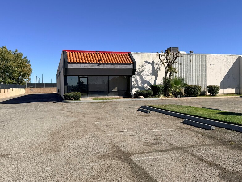 43424 Copeland Cir, Lancaster, CA à louer - Photo de l’immeuble – Image 1 sur 2