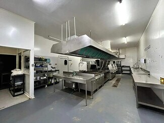 Plus de détails pour Local d'activités à louer