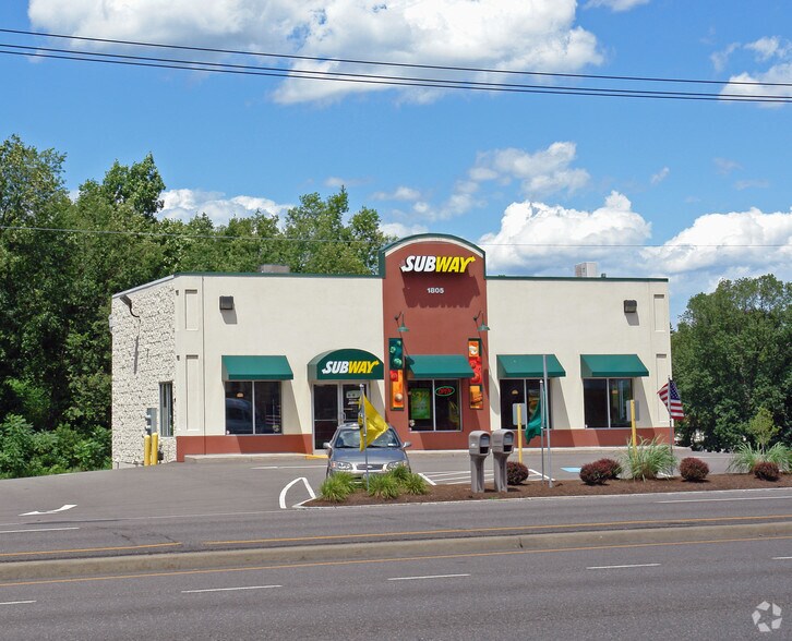 1805 Vestal Pky E, Vestal Township, NY à louer - Photo de l’immeuble – Image 2 sur 10