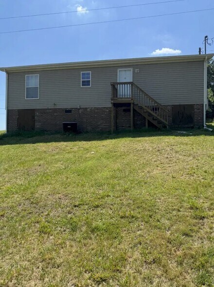 422 Stanley & Shawnee Trailer Park portefeuille de 2 biens à vendre sur LoopNet.fr - Photo principale – Image 1 sur 2