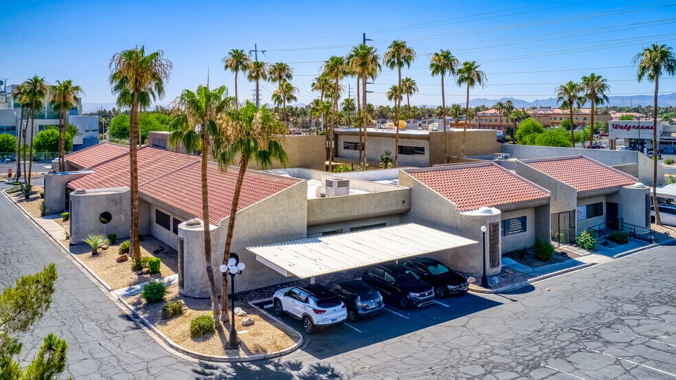 2950 E Flamingo Rd, Las Vegas, NV à louer - Photo de l’immeuble – Image 3 sur 23