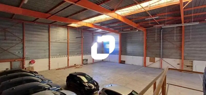 Local d’activités dans Épône à louer - Photo de l’immeuble – Image 2 sur 6