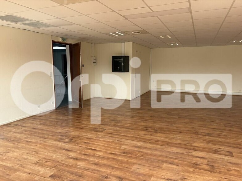Bureau dans Le Haillan à vendre - Photo intérieure – Image 3 sur 10
