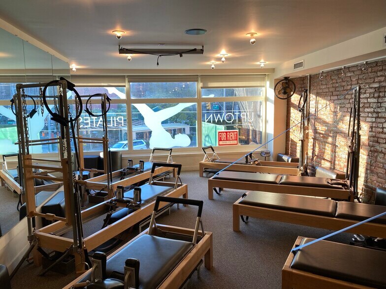 404 Avenue of the Americas, New York, NY à louer - Photo de l’immeuble – Image 3 sur 12