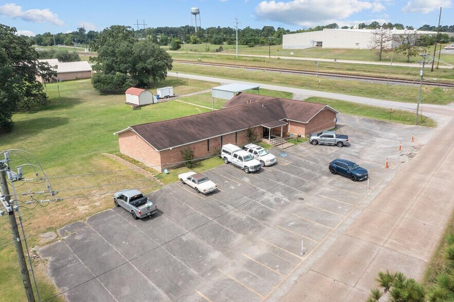 100 E Borden St, Diboll, TX à vendre - Photo de l’immeuble – Image 3 sur 13