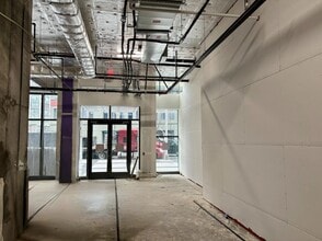 615 Pavonia Ave, Jersey City, NJ à louer Photo intérieure– Image 1 sur 2