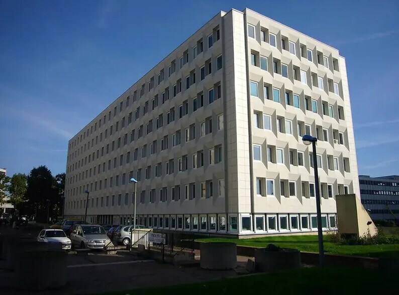Bureau dans Créteil à louer - Photo de l’immeuble – Image 3 sur 4