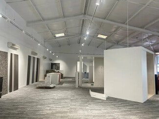 Plus de détails pour Local commercial à louer