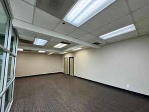 2101 E Lambert Rd, La Habra, CA à louer Photo intérieure– Image 2 sur 6
