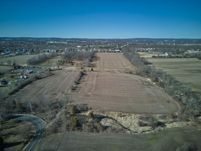 2500 Yankee Rd, Quakertown, PA à vendre - Photo de l’immeuble – Image 2 sur 9