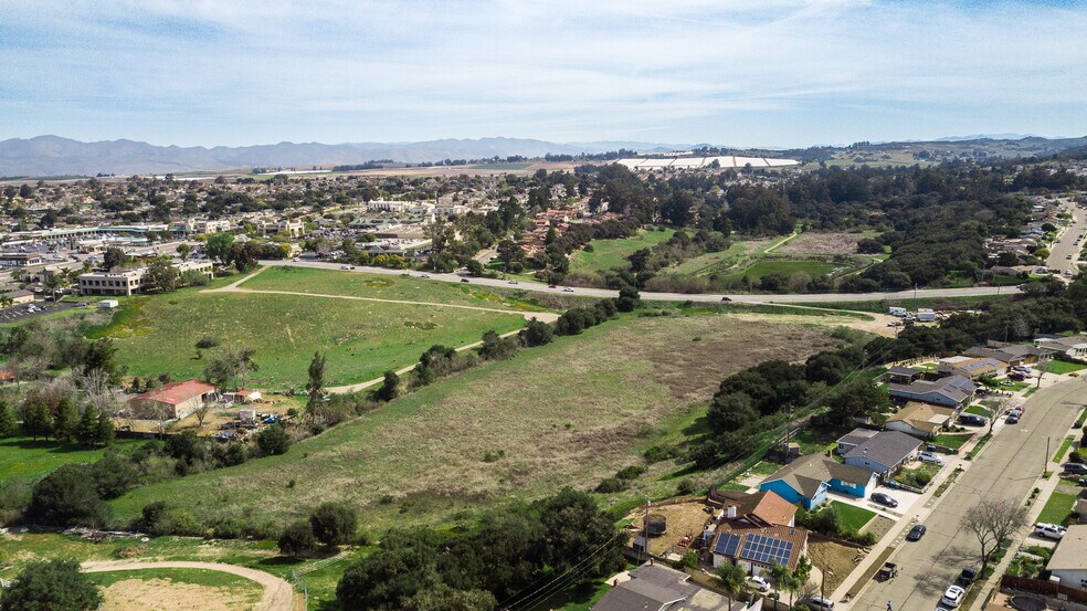 5301 S Bradley Rd, Santa Maria, CA à vendre - Aérien – Image 1 sur 3