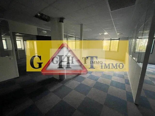 Bureau dans Fresnes à louer - Photo intérieure – Image 3 sur 5