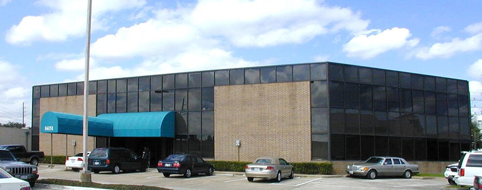 16151 Cairnway Dr, Houston, TX à louer - Photo de l’immeuble – Image 2 sur 11