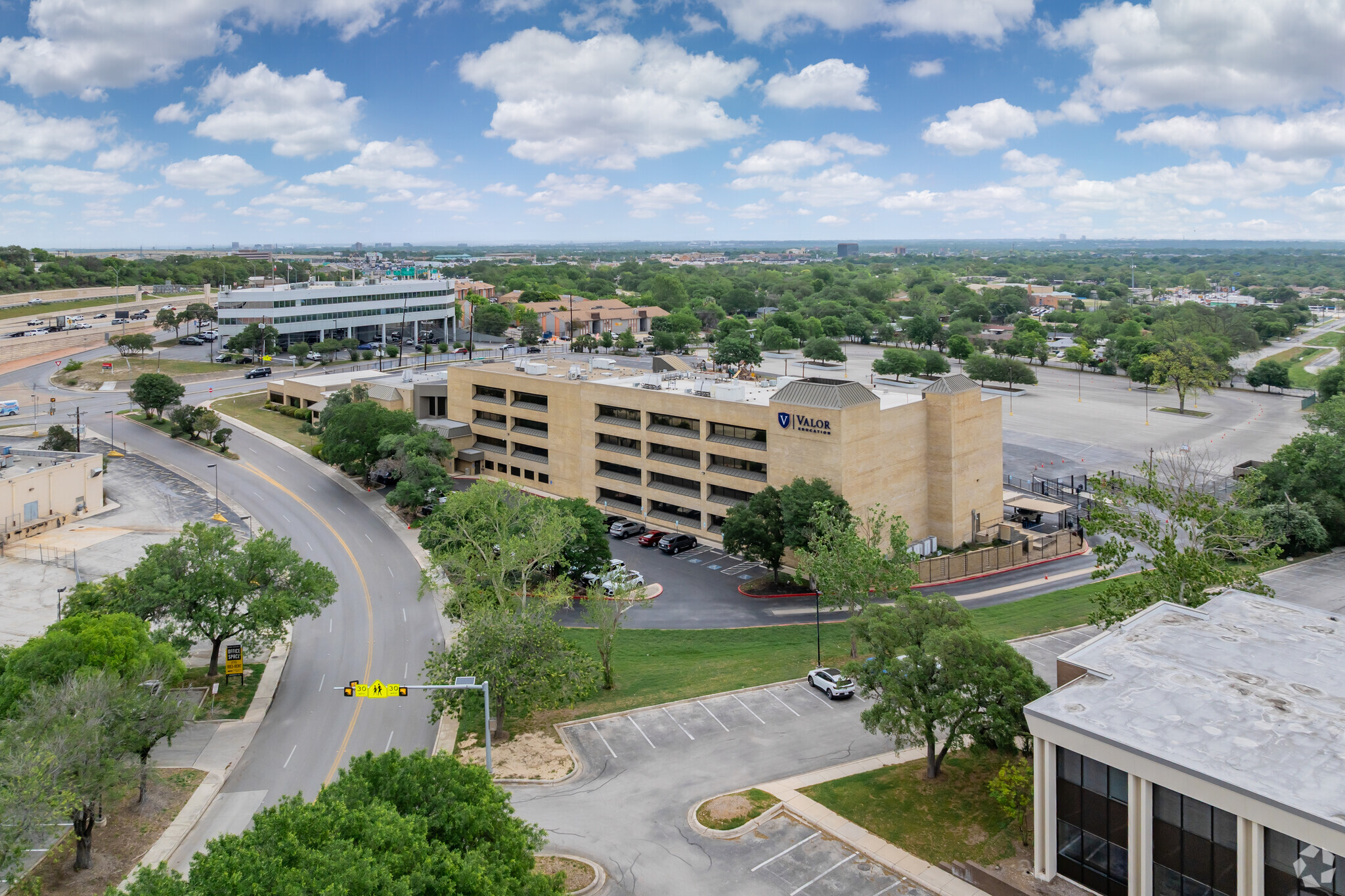 4300 Centerview, San Antonio, TX à vendre Photo de l’immeuble– Image 1 sur 15