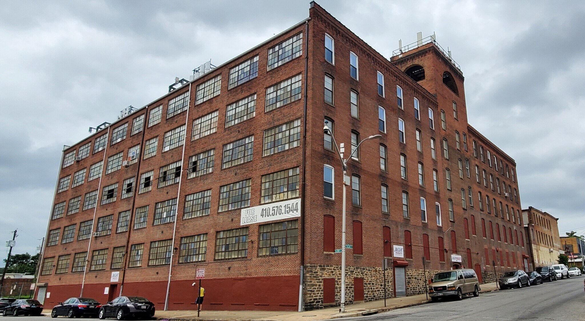 208 S Pulaski St, Baltimore, MD à louer Photo de l’immeuble– Image 1 sur 4