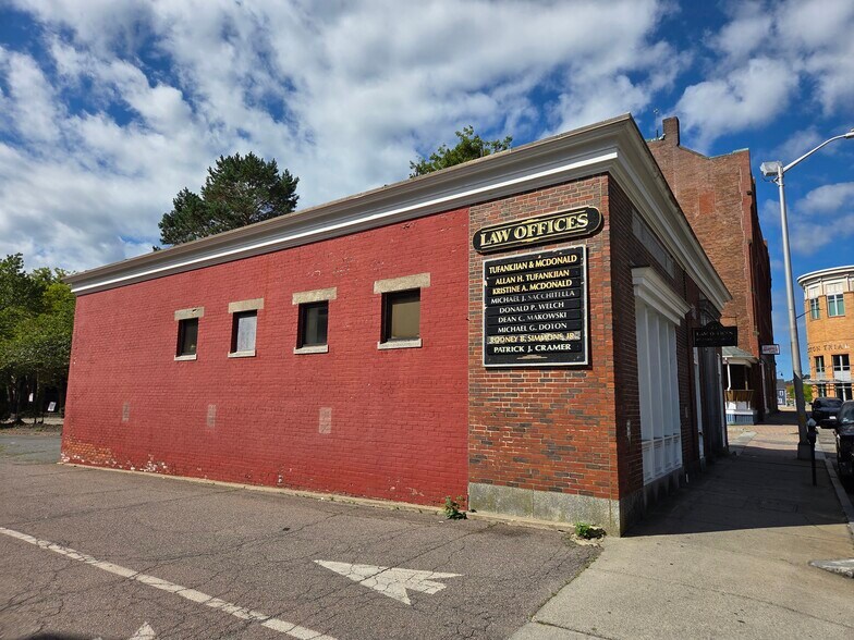 25 Crescent St, Brockton, MA à vendre - Photo de l’immeuble – Image 3 sur 15
