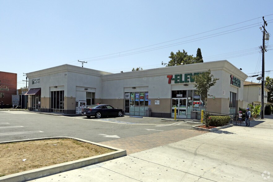 2902 E Florence Ave, Huntington Park, CA à louer - Photo principale – Image 1 sur 1