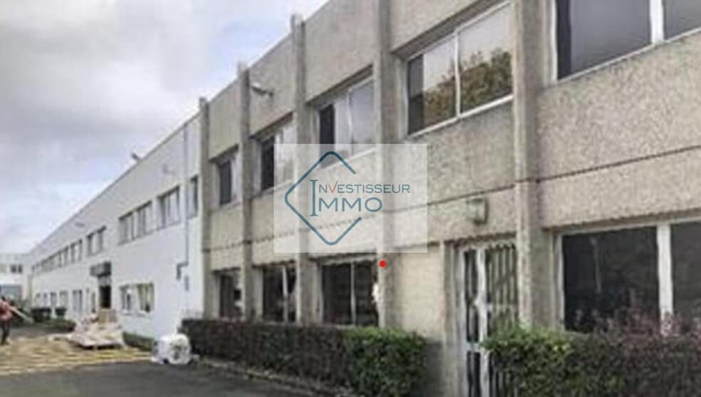 Local d'activités dans Buc à vendre - Photo de l’immeuble – Image 2 sur 9