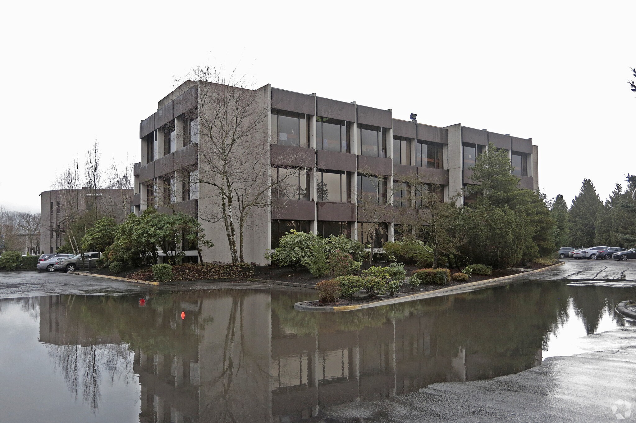 411 Strander Blvd, Tukwila, WA à louer Photo principale– Image 1 sur 4
