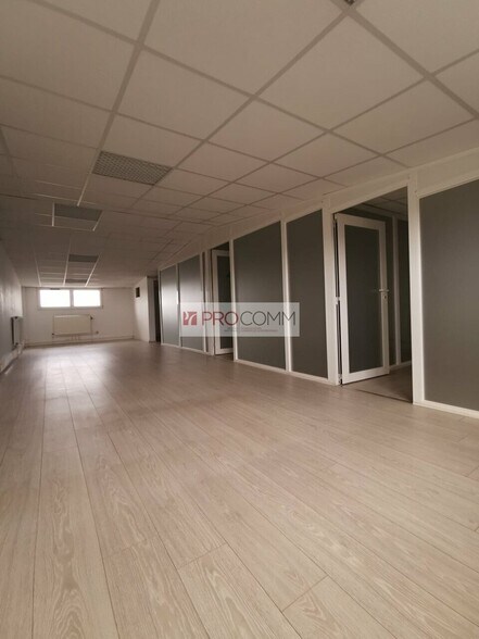 Bureau dans Moulins-lès-Metz à vendre - Photo intérieure – Image 2 sur 3