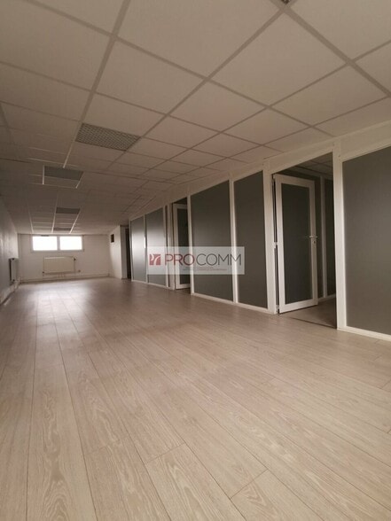 Bureau dans Moulins-lès-Metz à vendre - Photo intérieure – Image 2 sur 3
