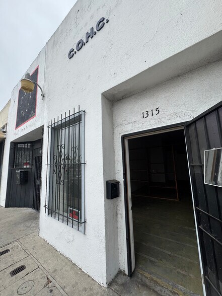 1313-1317 E Compton Blvd, Compton, CA à louer - Photo de l’immeuble – Image 3 sur 7