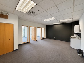 800 Enterprise Dr, Oak Brook, IL à louer Photo intérieure– Image 2 sur 4