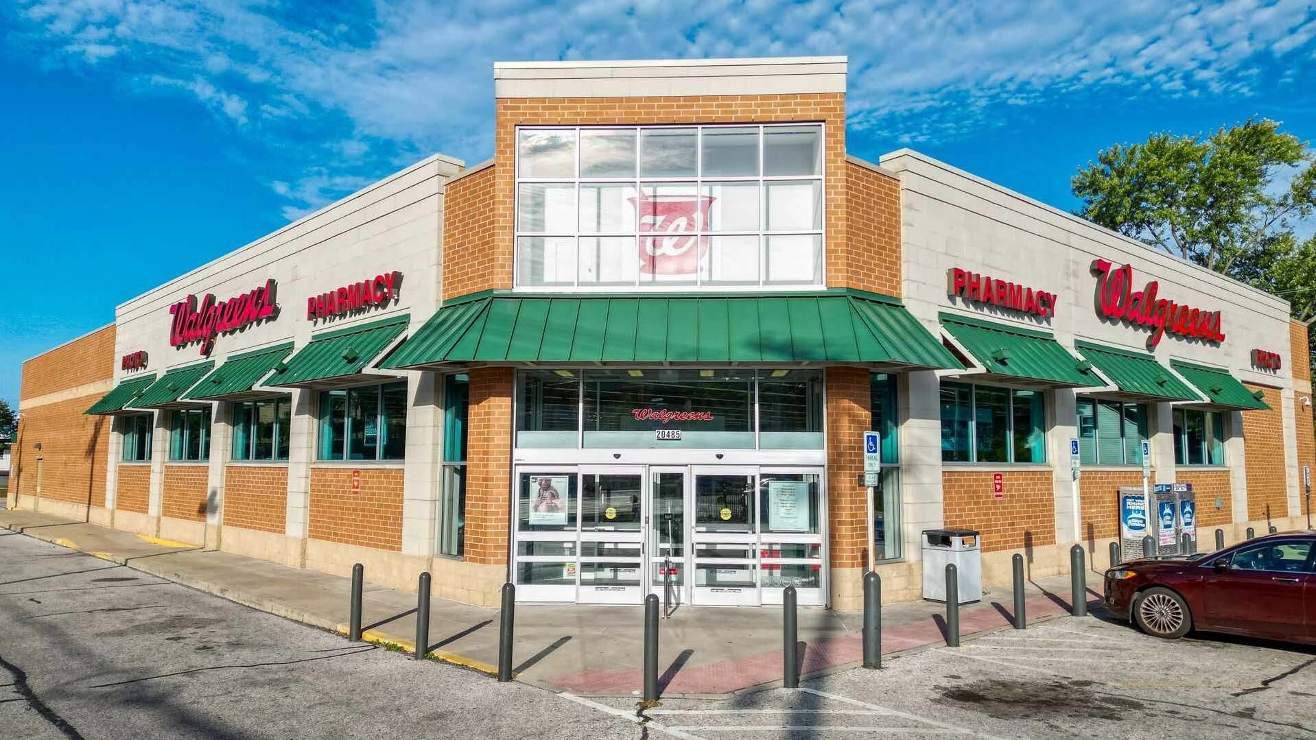 20485 Euclid Ave, Euclid, OH à vendre Photo de l’immeuble– Image 1 sur 3