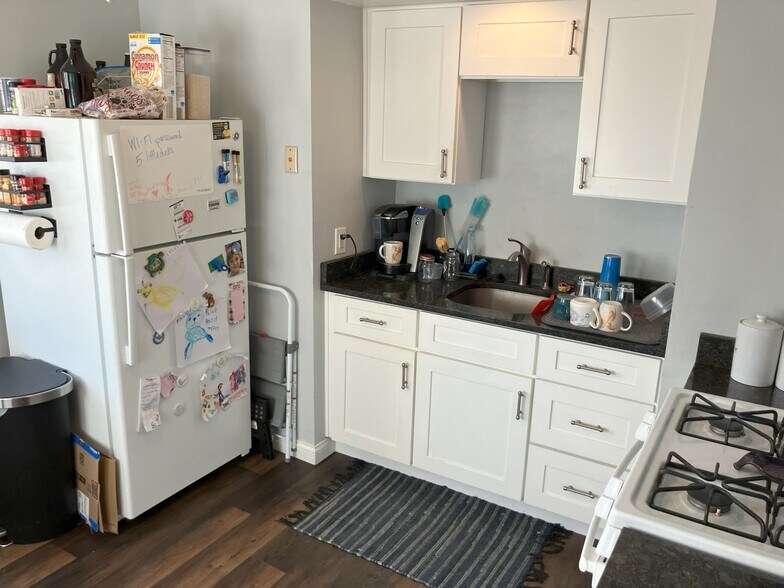 17105 Madison Ave, Lakewood, OH à vendre - Photo de l’immeuble – Image 3 sur 8
