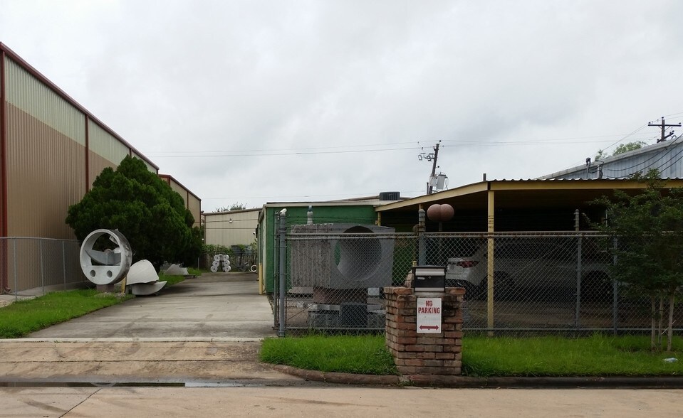 9227 Alberene Dr, Houston, TX à louer - Photo principale – Image 2 sur 20