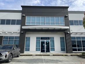 18663 52nd Ave, Surrey, BC à louer Photo de l’immeuble– Image 1 sur 5