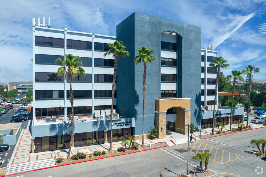3590 Central Ave, Riverside, CA à louer - Photo de l’immeuble – Image 3 sur 13