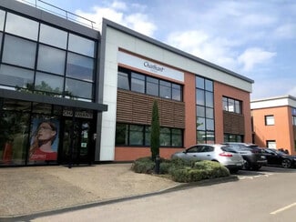 Plus de détails pour 10 Rue Du Commandant D'estienne D'orves, Villeneuve-la-Garenne - Bureau à louer