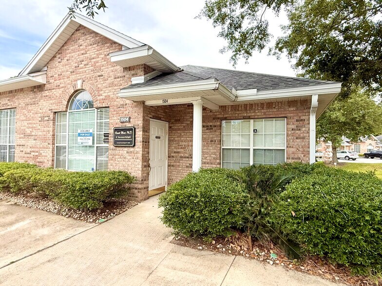 13400 Sutton Park Dr S, Jacksonville, FL à vendre - Photo de l’immeuble – Image 1 sur 17