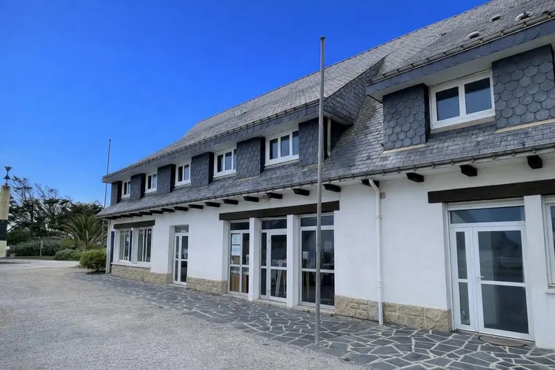 Local commercial dans Saint-Pierre-Quiberon à vendre Photo de l’immeuble– Image 1 sur 6